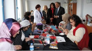 YORULMAZ KİLİM DOKUDU, SANAT SOKAĞI SÖZÜ VERDİ