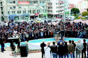 İŞVERENLER DEMOKRASİ MEYDANINA İNDİ