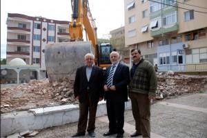 Kurtuluş Camii, kurtuluyor