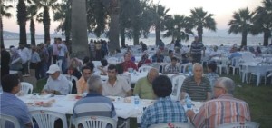 ALİAĞA İFTARDA BULUŞTU