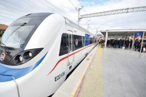 İZBAN MAĞDURİYET YARATIYOR