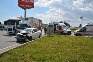 ALOSBİ KAVŞAĞI’NDA KAZA