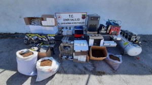 KAÇAK SİGARA OPERASYONUNDA 2 KİŞİ YAKALANDI