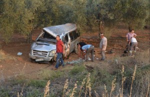 KAMYONET TAKLA ATTI: 1 ÖLÜ