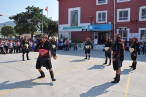 HELVACI ORTAOKULU’NDA MEZUNLAR GÜNÜ