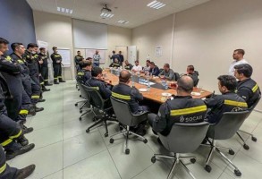 PETROL İŞ’TEN STAR RAFİNERİ İŞÇİLERİYLE İFTAR