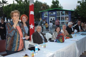 ENGELSİZ KAFE’DE SANAT GECESİ DÜZENLENDİ