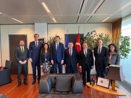 Avrupa Parlamentosu üyelerine İzmir’i anlattı