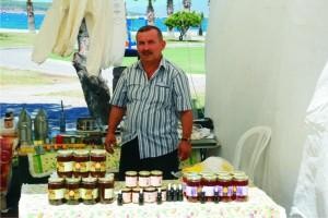 ALİAĞALI ARICILAR İŞ BAŞINDA