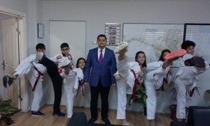 ŞAMPİYONLAR ERDAL BAYHAN’I ZİYARET ETTİ