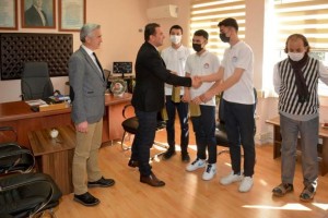 ÖĞRENCİLERDEN ÖRNEK DAVRANIŞ