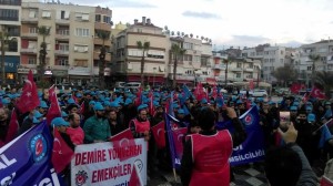 DEMİR-ÇELİK İŞÇİLERİ MESS’İ PROTESTO ETTİ