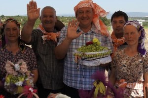 DİKİLİ BAMYA FESTİVALİ’NE BÜYÜK İLGİ