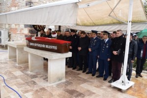 ‘KIBRIS GAZİSİ’ İÇİN ASKERİ TÖREN