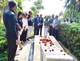 Piriştina mezarı başında anıldı