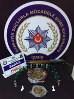 İZMİR'DE UYUŞTURUCU OPERASYONLARI