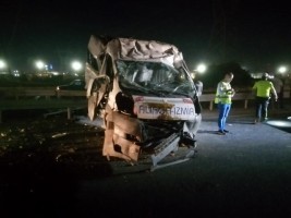 KONTROLDEN ÇIKAN OTOBÜS TAKLA ATTI