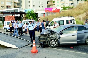 ZİNCİRLEME KAZADA 2 KİŞİ YARALANDI