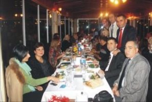 Veliler ve öğretmenler yemekte buluştu