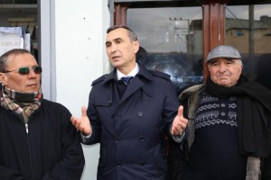 “BELEDİYE PAZARCILARI DARPHANE OLARAK GÖRÜYOR”