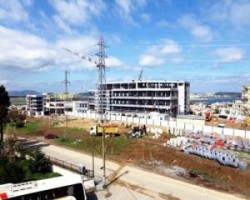 ALİAĞA'NIN 5 YILDIZLI LİSESİ HIZLA YÜKSELİYOR