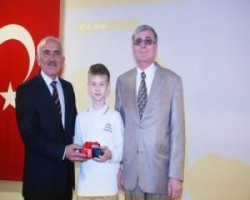 ‘İnternet doğru kullanılırsa yararlıdır’