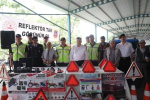 Kınık’ta “Reflektör Tak, Görünür Ol” Projesi