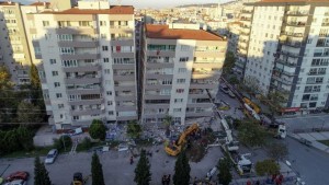 Apartmanı "kalitesiz beton" ve "ucuz işçilik" yıkmış