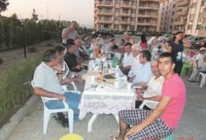 Burçak Sitesi'nden örnek iftar