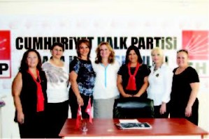 CHP ALİAĞA KADIN KOLLARI  YÖNETİMİ DEĞİŞTİ