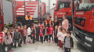 MİNİKLER İTFAİYECİLİĞİ ÖĞRENDİ