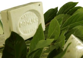 ALİAĞA'YA HATAY'DAN GELEN GÜZELLİK İKSİRİ: DEFNE SABUNU