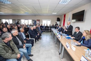 SOYER, BERGAMALI MUHTARLARLA BİR ARAYA GELDİ