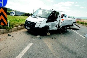 Yurttaşlar kavşağında yine kaza