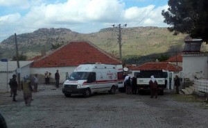 BELEDİYENİN ARACI VATANDAŞI EZDİ