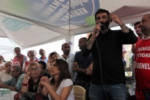 BARIŞ ATAY’DAN BELEDİYE İŞÇİLERİNE DESTEK