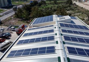 İTFAİYENİN ÇATISINA GÜNEŞ PANELİ KURULDU