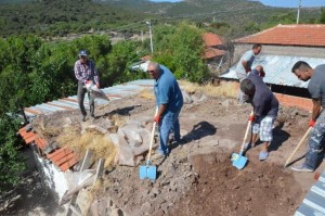 DİKİLİ’NİN MELEKLERİNDEN ÖRNEK HİZMET