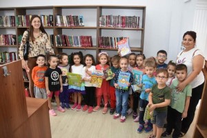MİNİK ÖĞRENCİLERİN KÜTÜPHANE HEYECANI