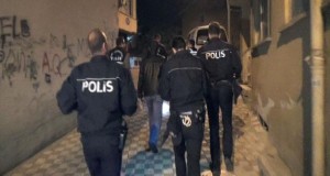 ALİAĞA’DA ARANAN 4 KİŞİ YAKALANDI