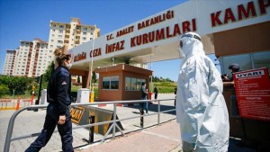 CEZAEVLERİNDE AŞILAMA BAŞLADI