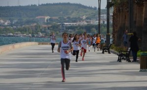 23 NİSAN KOŞUSU'NDA KIYASIYA MÜCADELE