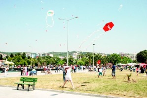 TÜPRAŞ’TAN UÇURTMA ŞENLİĞİ