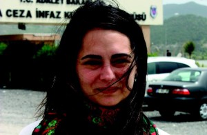 CEZAEVİ ÇOCUKLARINA TİYATRO