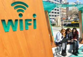 BÜYÜKŞEHİRDEN ALİAĞA'YA ÜCRETSİZ İNTERNET KEYFİ