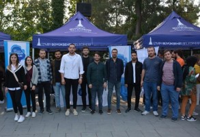 Genç İzmir kente yayılıyor