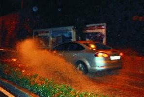 ALİAĞA’YI YAĞMUR VURDU