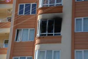 ÇOCUK ODASINDA ÇIKAN YANGIN KORKUTTU