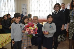 ÖĞRENCİLERİN KARNE SEVİNCİ