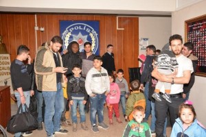 “YUNANİSTAN’A GÖTÜRECEĞİZ” DEYİP ALİAĞA’DA BIRAKTILAR